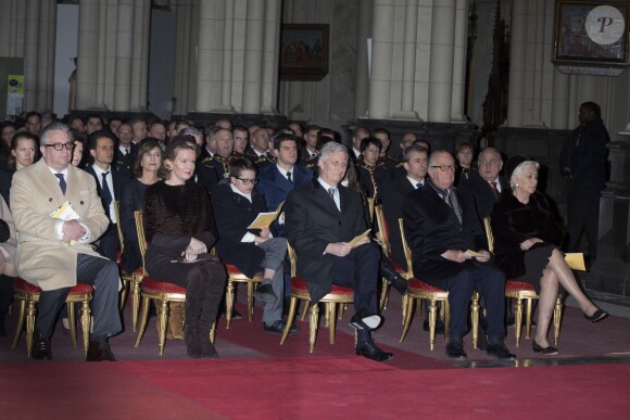Le prince Laurent, la reine Mathilde, le roi Philippe, le roi Albert II, la reine Paola de Belgique lors de la messe à la mémoire des morts de la famille royale le 18 février 2014 à Bruxelles.