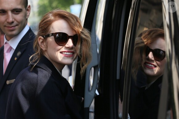 Exclusif - Emma Stone - Les acteurs du film "The Amazing Spider-Man 2" quittent leur hôtel à Paris le 11 avril 2014.