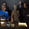 La princesse Mary de Danemark découvre une exposition temporaire au Musée des navires vikings de Roskilde le 10 avril 2014
