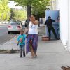 Exclusif - Alexsandra Wright, l'ancienne maîtresse de Matthew Knowles (le père de Beyoncé) et son fils Nixon sont forcés de quitter leur maison pour se retrouver à la rue le 28 Mars 2014 à Los Angeles.