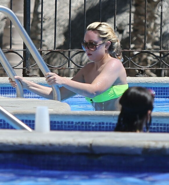 Exclusif - Amanda Bynes en vacances au Mexique avec ses parents, le 2 avril 2014.