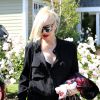 Gwen Stefani est allée rendre visite à son frère qui est devenu papa depuis peu de temps, accompagnée de son propre fils Apollo, à Los Angeles, le 13 avril 2014.