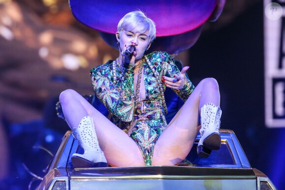 Miley Cyrus en concert à Raleigh, le 8 avril 2014.