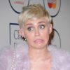 Miley Cyrus peut faire la grimace ! La chanteuse de 21 ans a été admise à l'hôpital à cause d'une réaction allergique à des antibiotiques. Conséquence immédiate : son concert du 15 avril à Kansas City a été annulé.