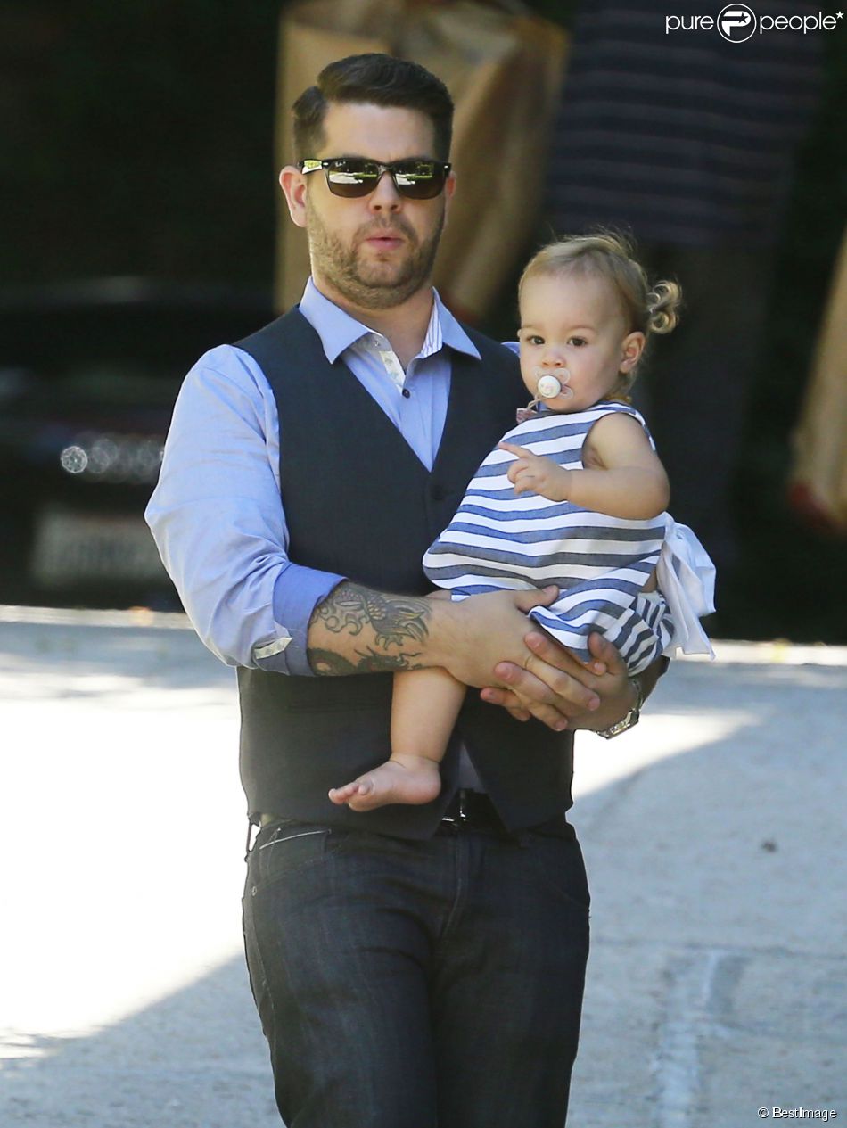 Jack Osbourne et sa fille Pearl à Beverly Hills, le 26 septembre 2013.