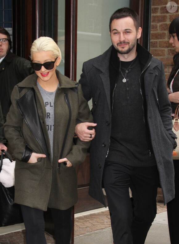 Christina Aguilera (enceinte) et Matt Rutler dans les rues de New York, le 17 avril 2014.
