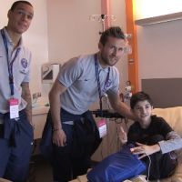 Thiago Silva, Maxwell, Matuidi... Les stars du PSG auprès des enfants malades