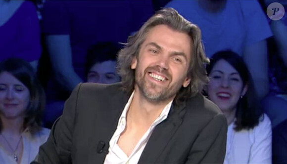 Aymeric Caron, sur le plateau d'On n'est pas couché, sur France 2, le samedi 19 avril 2014.