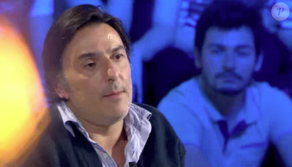 Yvan Attal, invité sur le plateau d'On n'est pas couché, sur France 2, le samedi 19 avril 2014.