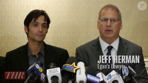Michael Egan et son avocat Jeff Herman en conférence de presse à Beverly Hills, le 21 avril 2014.