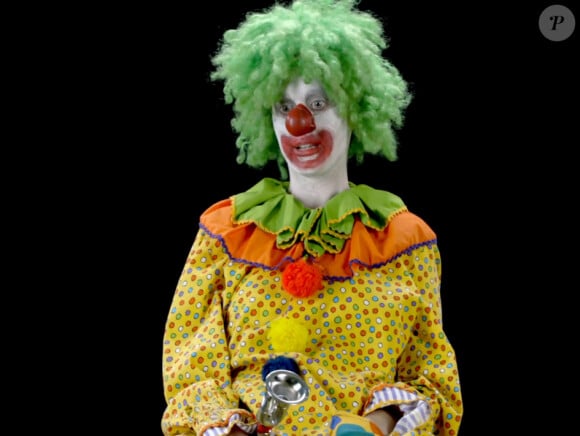 Katy Perry métamorphosée en clown pas franchement drôle dans le teaser de son prochain clip, Birthday, dévoilé le 22 avril 2014.