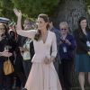 Kate Middleton portait un ensemble Alexander McQueen lors de sa visite avec le prince William à Adelaide, en Australie, le 23 avril 2014