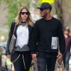 Doutzen Kroes, enceinte, et son mari Sunnery James, se promènent dans le quartier de Noho. New York, le 22 avril 2014.
