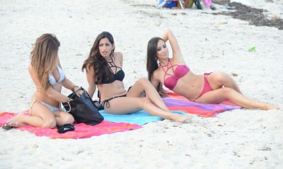 Exclusif - Stefania Sita, Crystal Gail et Lisa Opie (profitent de la plage, un dimanche de Pâques. Miami, le 20 avril 2014.