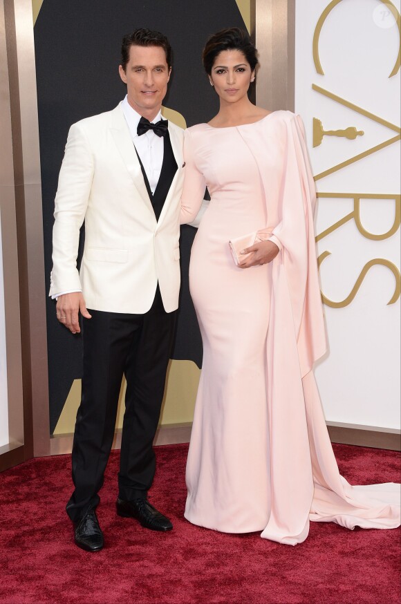 Matthew McConaughey et sa femme Camila Alves aux Oscars à Hollywood, Los Angeles, le 2 mars 2014.