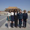 Michelle Obama a visité la Cité interdite à Pékin en Chine, avec la première dame chinoise Peng Liyuan, sa mère et ses filles, le 21 mars 2014.