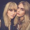 Cara Delevingne et Suki Waterhouse, complices, étaient les charmantes ambassadrices Burberry à Shanghai le 24 avril 2014