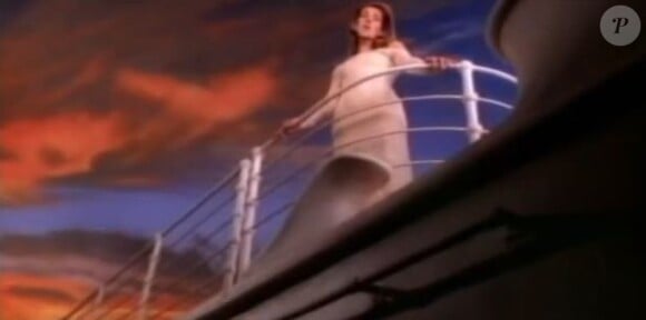 Céline Dion, dans le clip de son titre My Heart Will Go On.