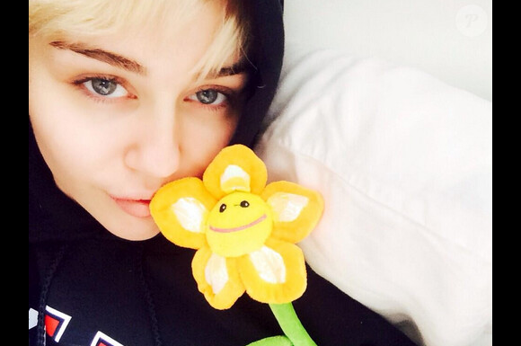 Miley Cyrus s'est exprimée sur son hospitalisation brutale survenue le 15 avril 2014 suite à une réaction allergique sévère.