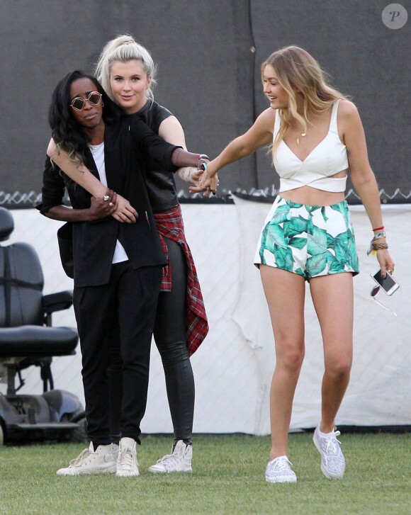 Ireland Baldwin et Angel Haze au festival de Coachella à Indio en Californie, le 13 avril 2014.