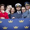La princesse Estelle de Suède était aux premières loges pour les célébrations du 68e anniversaire du roi Carl XVI Gustaf, que le monarque a fêté au balcon de Drottningholm avec la reine Silvia, la princesse Victoria, le prince Daniel, la princesse Estelle et le prince Carl Philip.