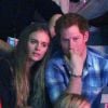 Cressida Bonas et le prince Harry en couple lors du We Day UK le 7 mars 2014 à Wembley, à Londres. Leur première... et dernière apparition ensemble lors d'un engagement officiel du prince, avant l'annonce de leur rupture fin avril.