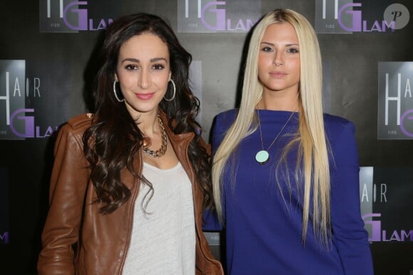 Kenza Farah et Kelly Vedovelli lors de la soirée de lancement du salon de coiffure "Hair Glam" spécialisé dans la pose d'extensions de cheveux à Paris, le 30 avril 2014