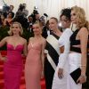 Reese Witherspoon, Kate Bosworth, Stella McCartney, Rihanna et Cara Delevingne assistent au MET Gala au Metropolitan Museum of Art. New York, le 5 mai 2014.