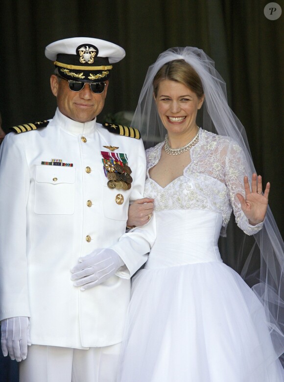 La princesse Kelly de Saxe-Cobourg et Gotha avec son père Christian Robert Rondestvedt, capitaine dans la Marine américaine, le jour de son mariage avec le prince héritier Hubertus de Saxe-Cobourg et Gotha le 23 mai 2009 à Cobourg