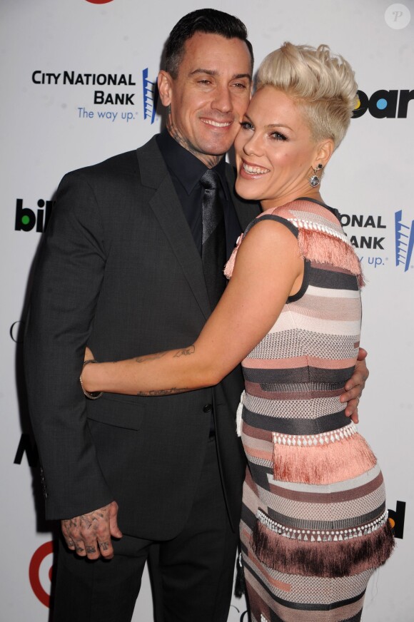 La chanteuse Pink et son mari Carey Hart - Personnalités lors des "Billboard Annual Women In Music" à New York, le 10 décembre 2013.