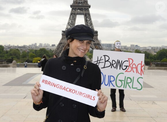 Inès de la Fressange - Marche de femmes pour appeler à la libération de jeunes filles enlevées par le groupe Boko Haram au Nigeria. Place du Trocadéro à Paris le 13 mai 2014.