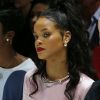 Rihanna assiste au défilé Dior Cruise 2015 à Brooklyn, New York. Le 7 mai 2014.