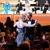 Nicole Kidman et Lambert Wilson s'offrent une danse pendant la cérémonie d'ouverture du 67e festival international du film de Cannes, le 14 mai 2014.