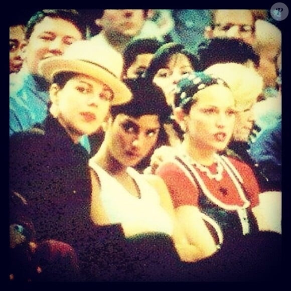 Madonna au côté d'Ingrid Casares et Debi Mazar dans les années 90.