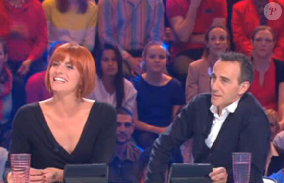 Fauve Hautot et Elie Semoun (L'Oeuf ou la Poule - émission du vendredi 16 mai 2014.)