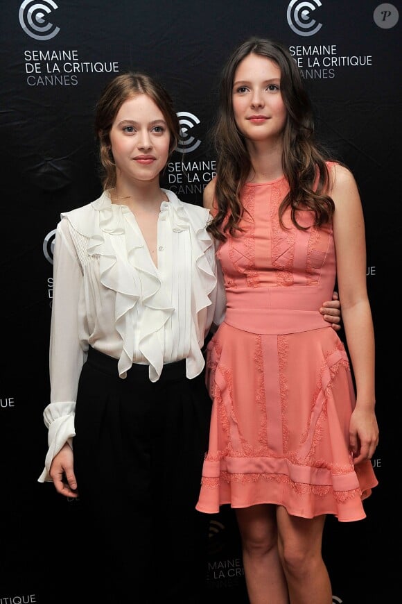Joséphine Japy et Lou de Laâge - Photocall du film "Respire" réalisé par Mélanie Laurent, au cinéma Miramar, Semaine de la Critique dans le cadre du 67e festival du film de Cannes, le 17 mai 2014.