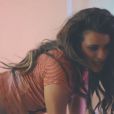 Lea Michele, très sexy, dans le clip de On My Way.