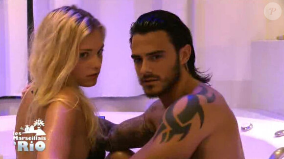 Shooting sexy pour Benjamin et Charlotte - "Les Marseillais à Rio" (W9). Episode du 19 mai 2014.
