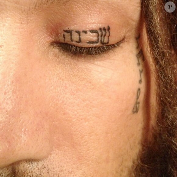 Le nouveau tatouage de Brian "Head" Welch de Korn - octobre 2013