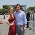 Molly Sims et son mari Scott Stuber lors de la journée de charité pour la recherche contre le cancer de l'ovaire à Santa Monica, le 17 mai 2014