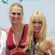 Molly Sims et Rachel Zoe lors de la journée de charité pour la recherche contre le cancer de l'ovaire à Santa Monica, le 17 mai 2014