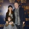 François-Henri Pinault avec sa femme Salma Hayek et leur fille Valentina - Première du film "La Belle et La Bête" à Paris le 9 février 2014.
