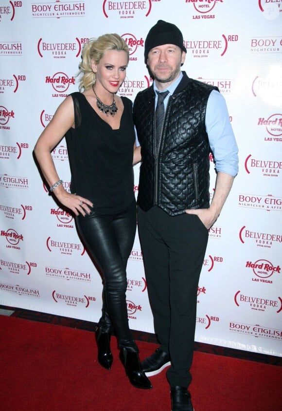 Jenny McCarthy et son fiancé Donnie Wahlberg à Las Vegas, le 1er décembre 2013. C