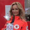 Adriana Karembeu lors de la première journée de la collecte de dons pour la Croix Rouge, le 23 mai 2014 à Vincennes