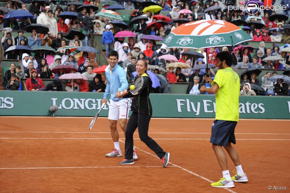  Novak Djokovic et Laurent Lokoli lors de la journ&amp;eacute;es des Enfants de Roland-Garros, &amp;agrave; Roland-Garros, le 24 mai 2014 &amp;agrave; Paris 