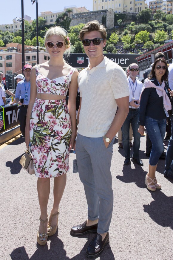 Pixie Lott et son compagnon Oliver Cheshire dans le paddock du Grand Prix de Monaco, le 25 mai 2014