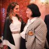La reine Rania de Jordanie à Amman le 25 mai 2014 lors de la fête nationale jordanienne avec sa bonne amie Fatmeh, qui a été décorée par le roi.