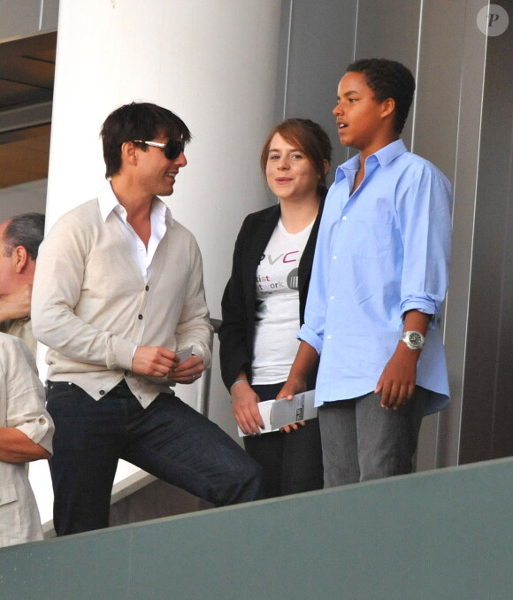 Tom Cruise avec ses enfants Connor et Isabella à Los Angeles lors d'un match de foot le 26 avril 2008