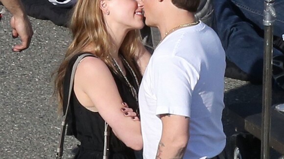 Amber Heard : Prise en flag' de baisers fougueux avec Johnny Depp, métamorphosé