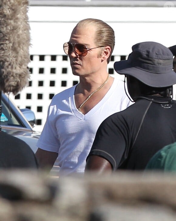 Johnny Depp détendu et métamorphosé sur le tournage du film "Black Mass" à Lynn, le 2 juin 2014.